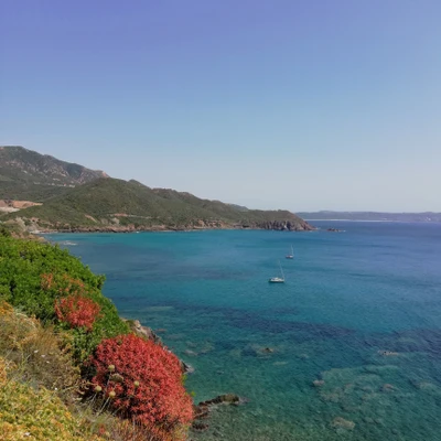 Happy Sunday dear friends 🧡 #landscape #landscapephotography #nature #sea #bluesea #coast #holidays #smartphonephotography #myphotography